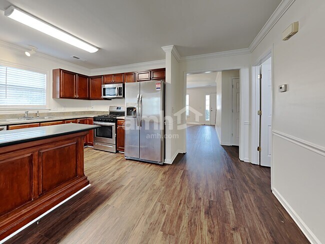 Foto del edificio - 521 Brummell Ln