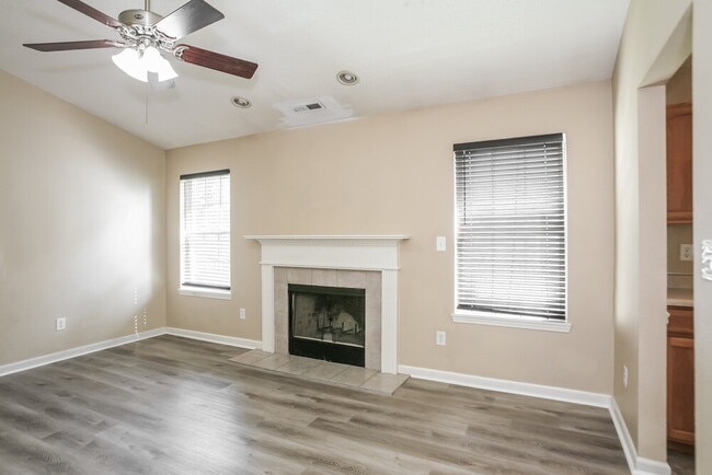 Building Photo - 9743 Centennial Ct
