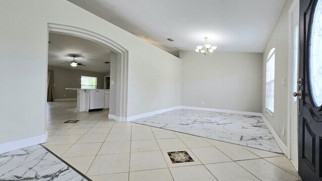 Foto del edificio - 923 SE 23rd Terrace