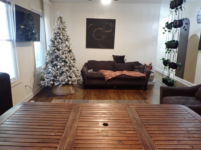 Building Photo - 743 Alabama Ave