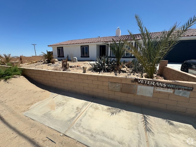 Building Photo - 1505 N Marina Dr