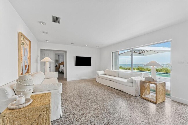 Foto del edificio - 5115 W Homer Ave