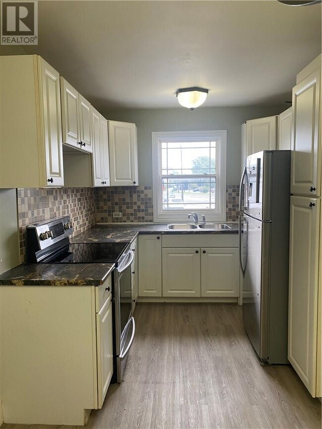 Building Photo - 3045 Falconbridge Hwy