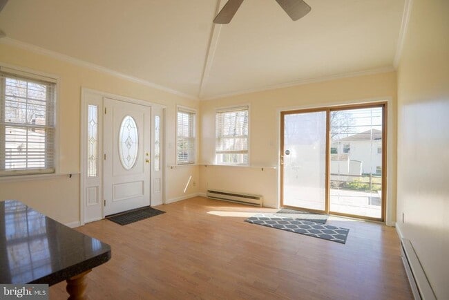 Building Photo - 224 Waverly Rd