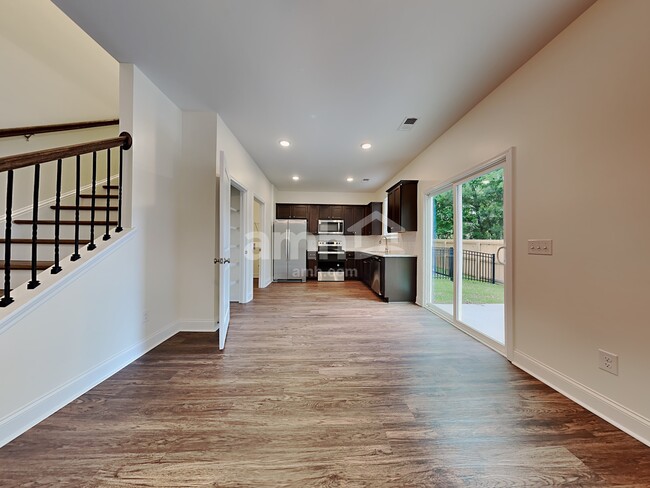 Building Photo - 1821 Produce Ln