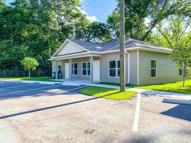 Foto del edificio - 2425 E Johnson Ave