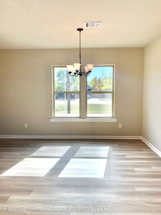 Building Photo - 3 br, 2.5 bath House - 5642 Cottage Lake Dr.