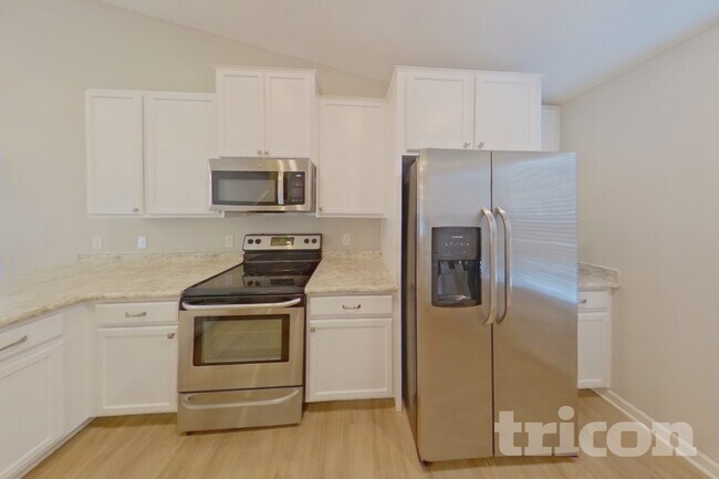 Foto del edificio - 15225 Emory Ave
