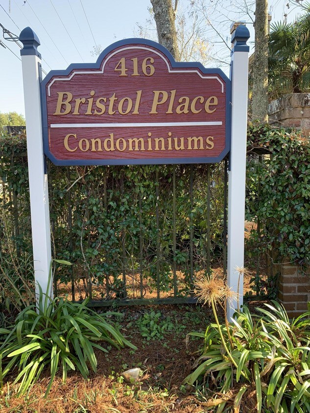 Foto principal - 416 Doucet Rd