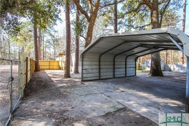 Building Photo - 351 Green Oaks Ct
