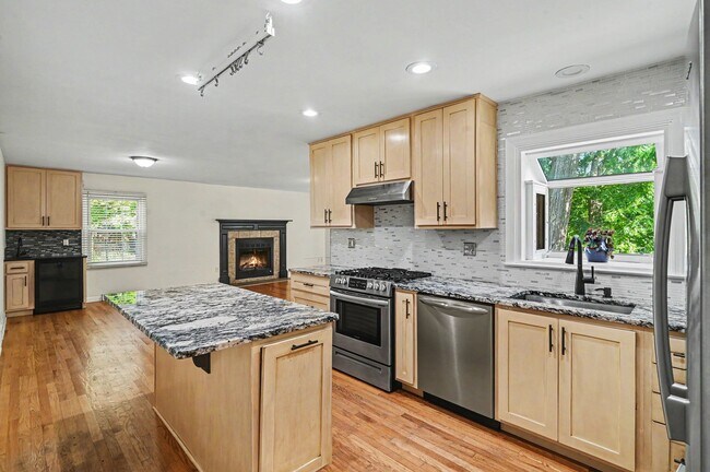 Building Photo - 6951 Copperglow Ct