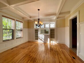 Building Photo - 3161 Park Ave