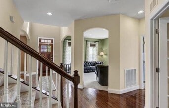 Building Photo - 997 Powder Horn Dr