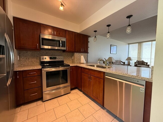 Building Photo - Makaha Valley Towers Fully Furnished. 1 Be...