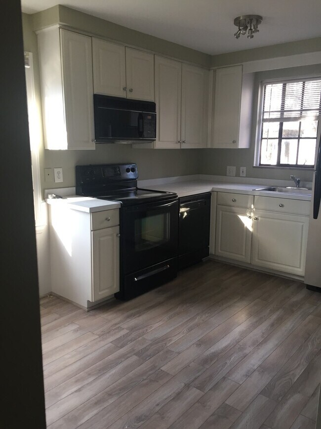 Building Photo - R980 - HENRIETTA