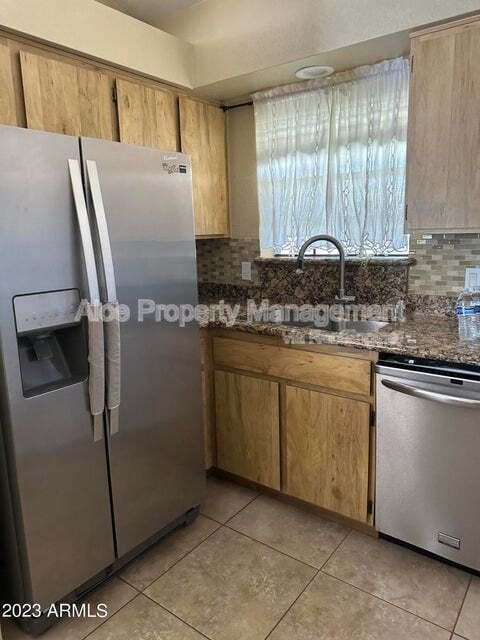 Building Photo - 3411 W Monona Dr