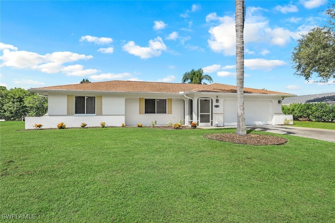 Foto principal - 27150 Esther Dr