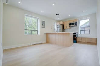 Building Photo - 240 Durie St
