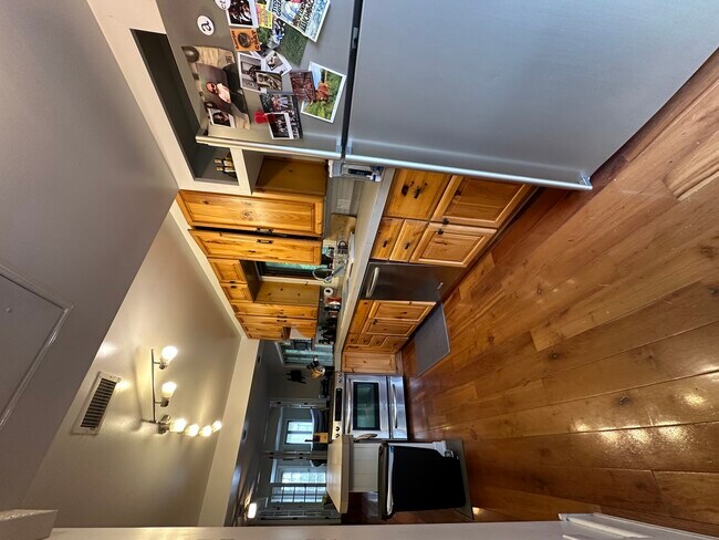 Foto del edificio - 2128 N Hoyne Ave