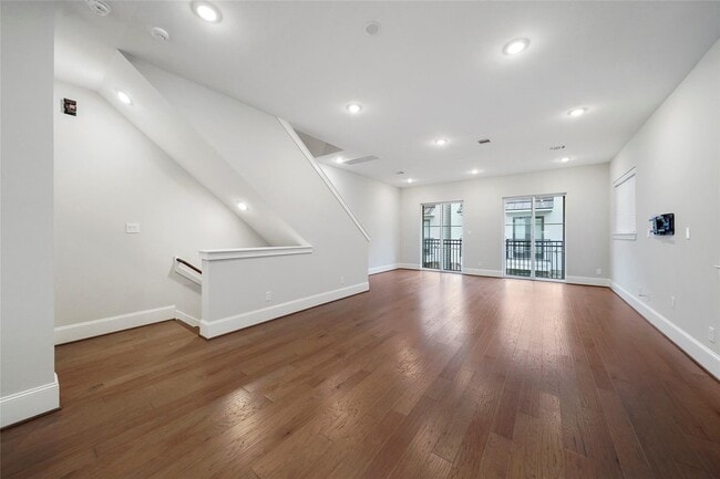Foto del edificio - 1268 N Post Oak Rd