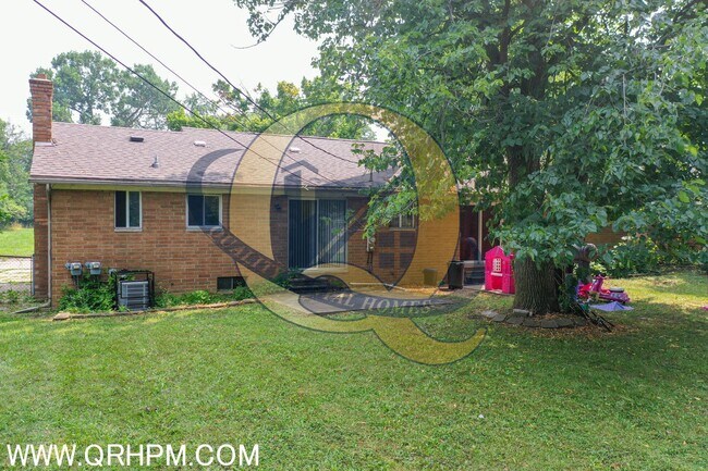 Building Photo - Available Now! Carmen Ainsworth Schools - Water included - SIDE BY SIDE DUPLEX