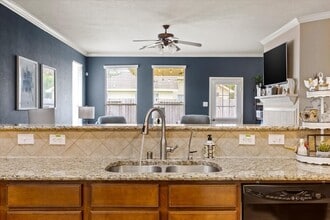 Building Photo - 4472 Gerona St