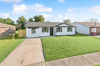 Building Photo - 228 Chapel Ln