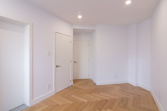 Photo du bâtiment - 5530 Chem. de la Côte St Luc