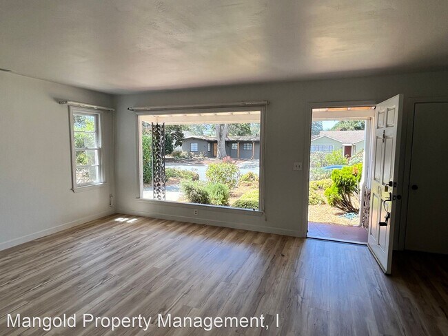 Building Photo - 2 br, 1 bath House - 841 Portola Dr