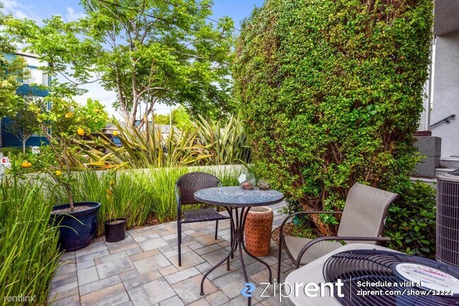 Building Photo - 3 br, 3.5 bath Townhome - 765 N 7th St, Sa...