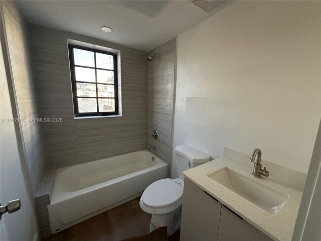 Foto del edificio - 1619 Jefferson Ave