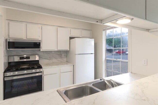 Building Photo - 1915 Prairie Knoll Ct