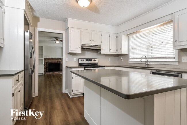 Foto del edificio - 4205 Jeffrey Ln Point