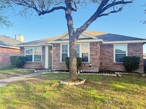 Building Photo - 2237 Midbury Dr