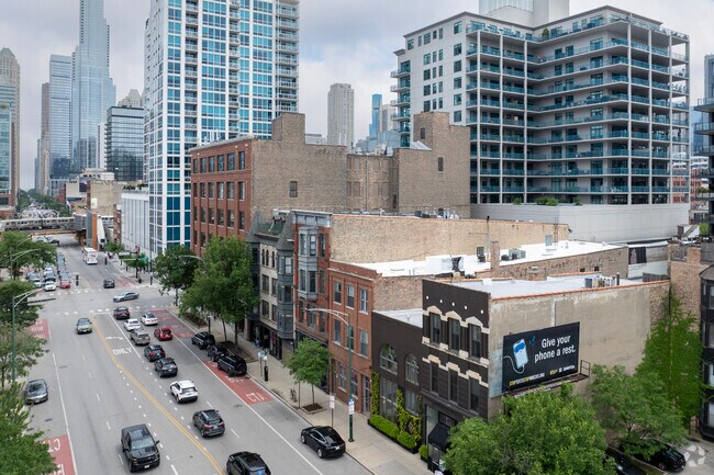 Aerial Photo - 351-355 W Chicago Ave