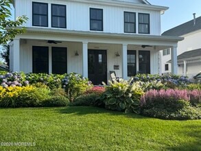 Building Photo - 513 Morris Ave