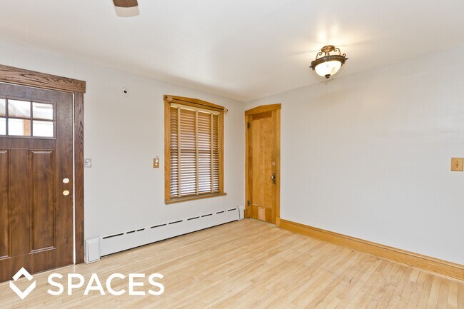 Foto del edificio - 3971 N Normandy Ave