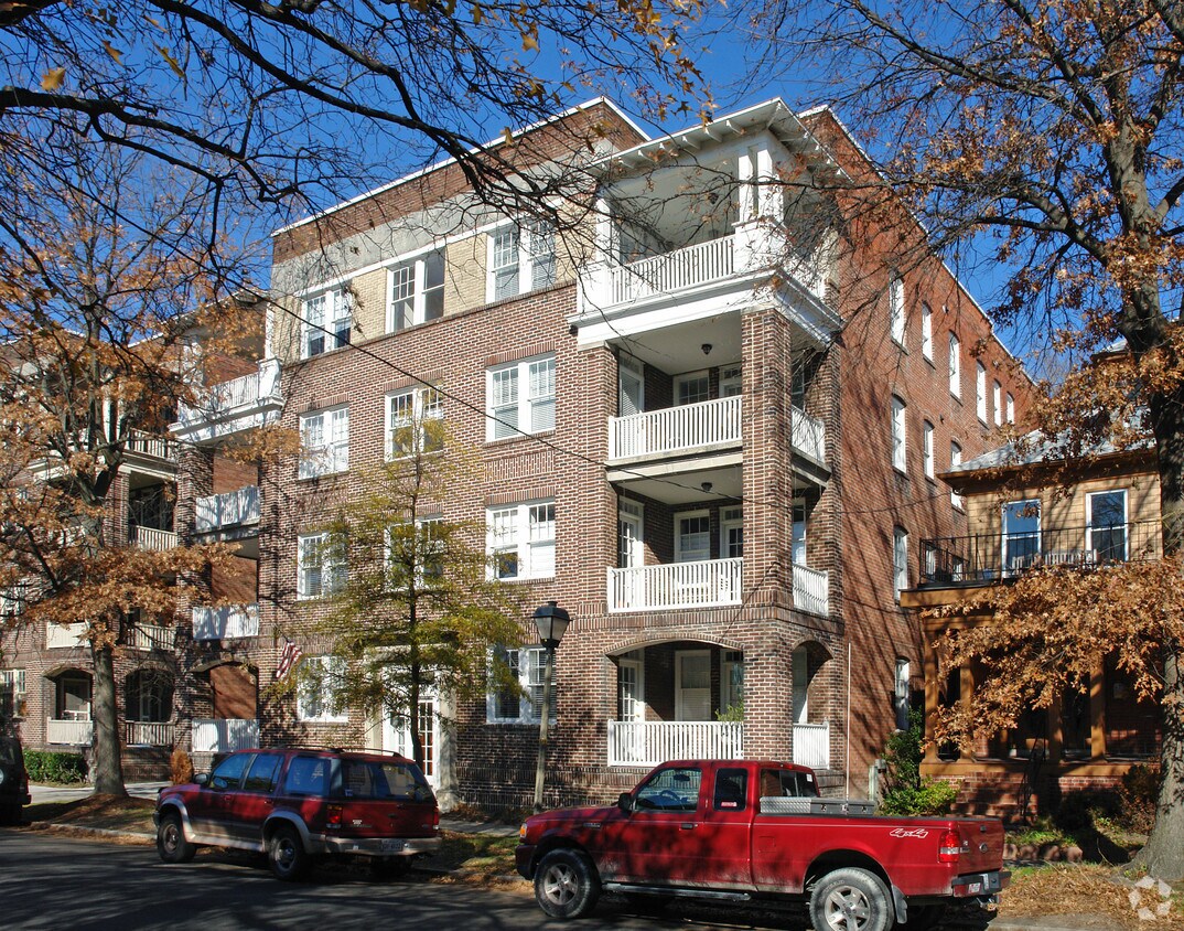 Primary Photo - 736 W Princess Anne Rd