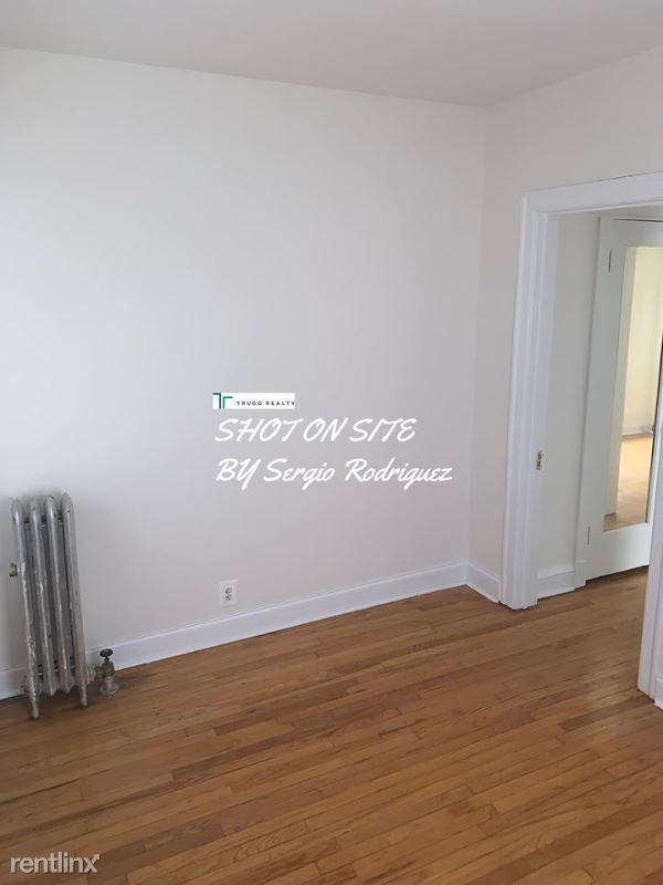 Foto del edificio - 3919 N Pine Grove Ave