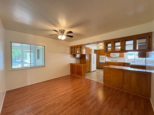 Building Photo - Beautiful Glendora Home in Desireable Area
