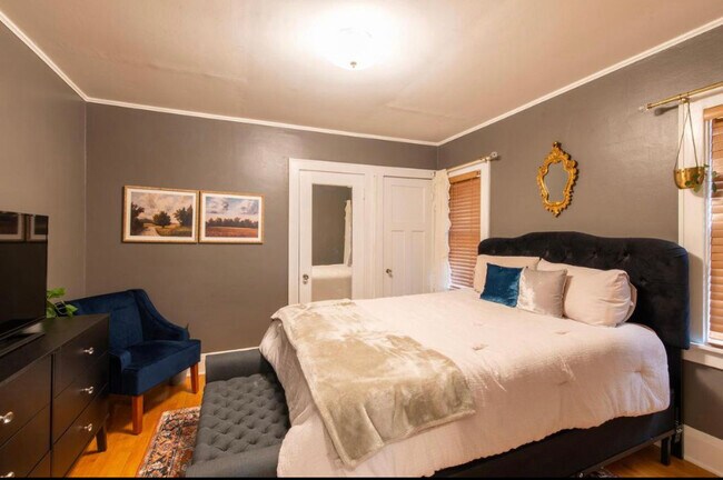 Foto del edificio - 2244 N 72nd St