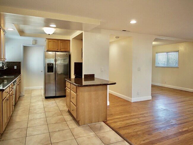 Foto del edificio - 1367 Oslo Ln