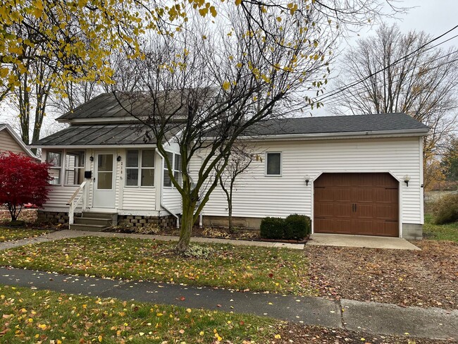 Building Photo - Cute Bungalow Home in Wellington