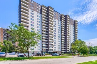 Building Photo - Caravelle Court