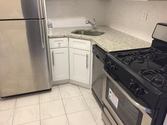 Photo - 201  St Pauls Avenue  Unit 8A Apartment