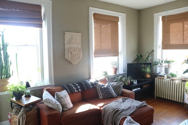 Photo - 160 N Main St Apartment