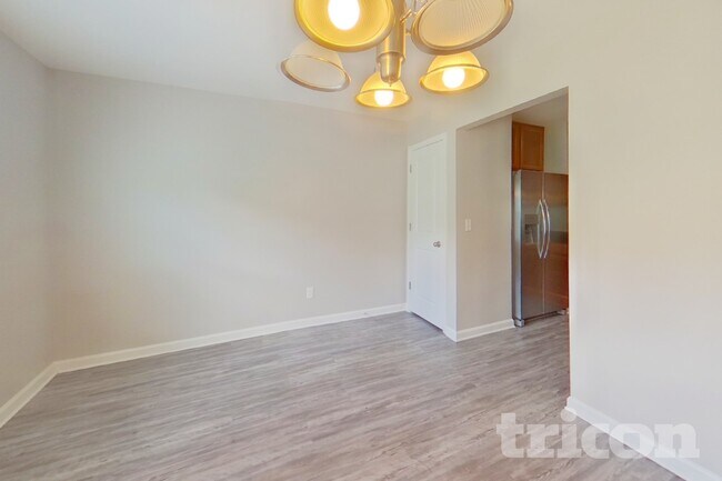 Foto del edificio - 304 Longfellows Ln