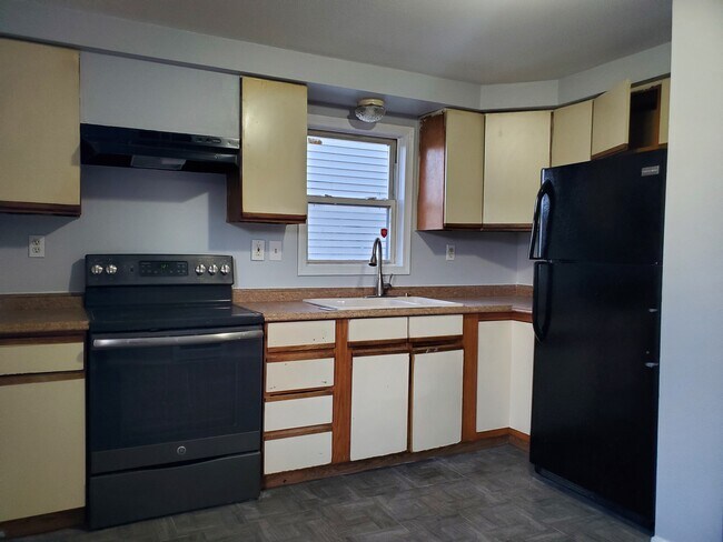Building Photo - 371 Whiton St