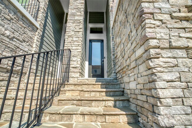 Building Photo - 1724 Unison Dr
