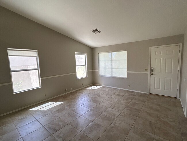 Foto del edificio - Fantastic 4 bedroom / 2 bathroom home in M...